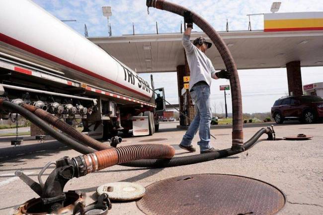 油价涨了，为什么你的奶茶和内衣都变贵了