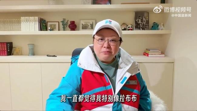 韩红秀牙缝自证“不是AI人” 谣言止于智者