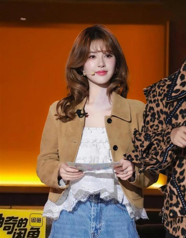 赵露思一顿解释之后更好笑了 甜妹跨界脱口秀引发热议