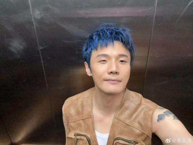 吴向飞喊话李荣浩公开道歉 版权争议引发热议