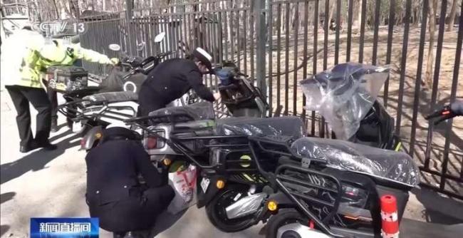 电动车头盔怎么选如何戴 新规强制佩戴保安全