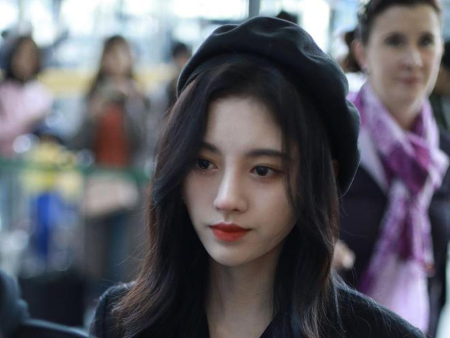 鞠婧祎工作室改名字了 独立运营新篇章