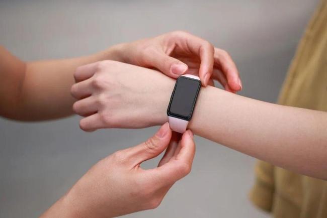 警惕智能穿着开垦激励泄密事件 风险频发警钟长鸣