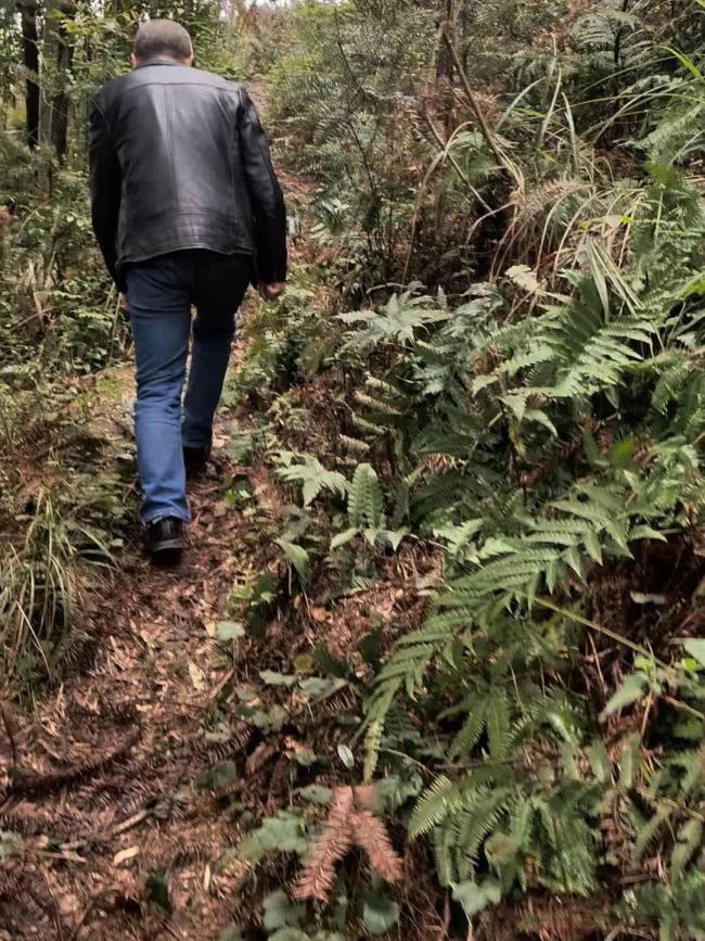 打听张雪故乡麻阳田家湾村：二十年前骑“八手摩托”在羊肠小谈练车的倔强小伙！