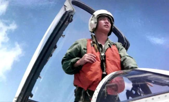 海空卫士王伟牺牲25周年 英雄从未远去