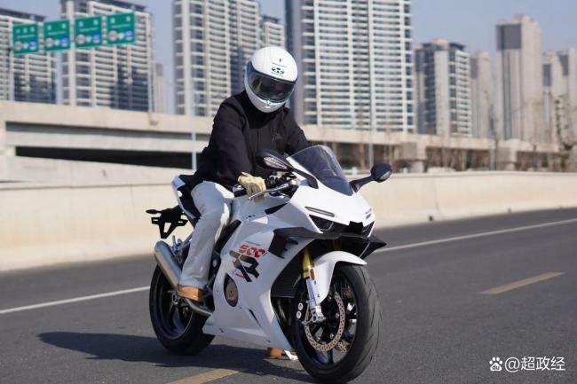 张雪机车为什么能两年超越雅马哈 天时地利人和