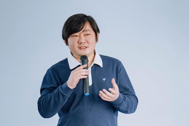 张雪说因为勇敢人生更精彩 打破垄断勇夺冠军