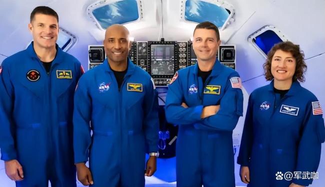 美绕月火箭宇航员一度与地面失联 短暂故障引发热议