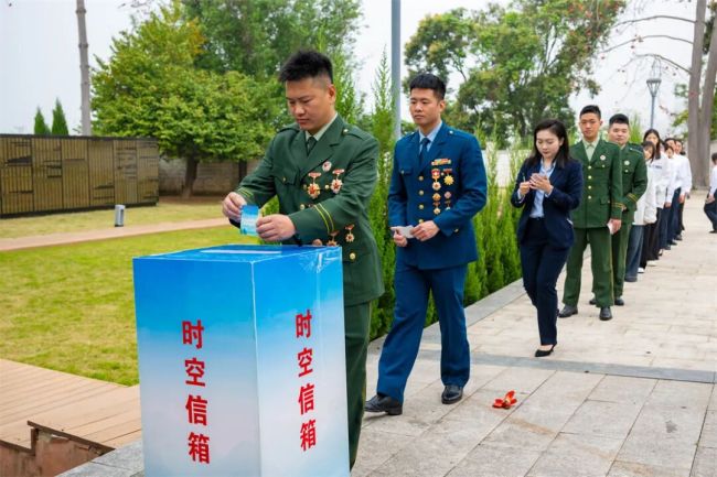 以一纸家书遥寄给先辈