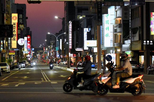 “机车之岛”台湾热议张雪机车夺冠