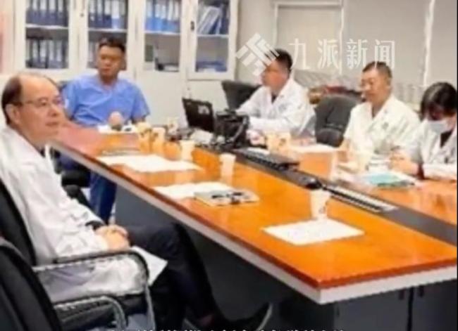 男子舌头长疙瘩以为上火结果是舌癌 小疙瘩竟是恶性肿瘤