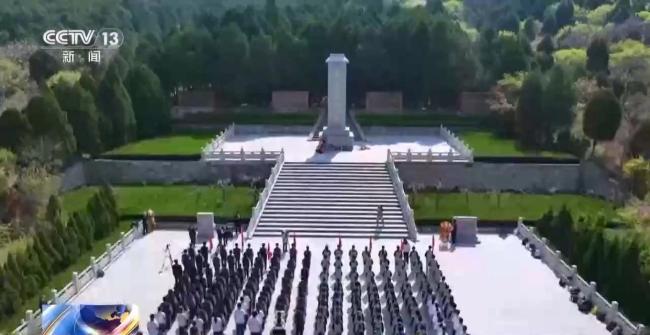 多地祭扫缅怀先烈寄哀思 传承红色基因