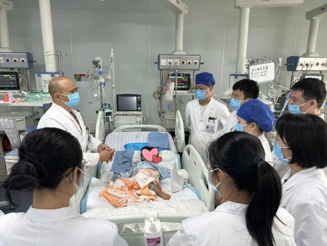 3岁女童被毒蛇咬伤假死3天奇迹生还