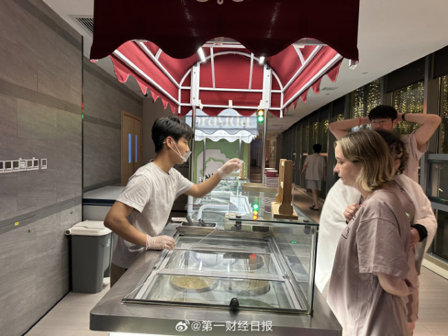 汤泉馆成海外游客新晋打卡地 文化沉浸与高性价比体验