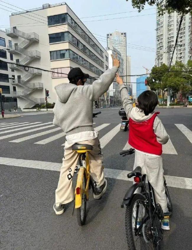 黄晓明已去交警部门接受处罚 因忽视骑行年龄限制致歉