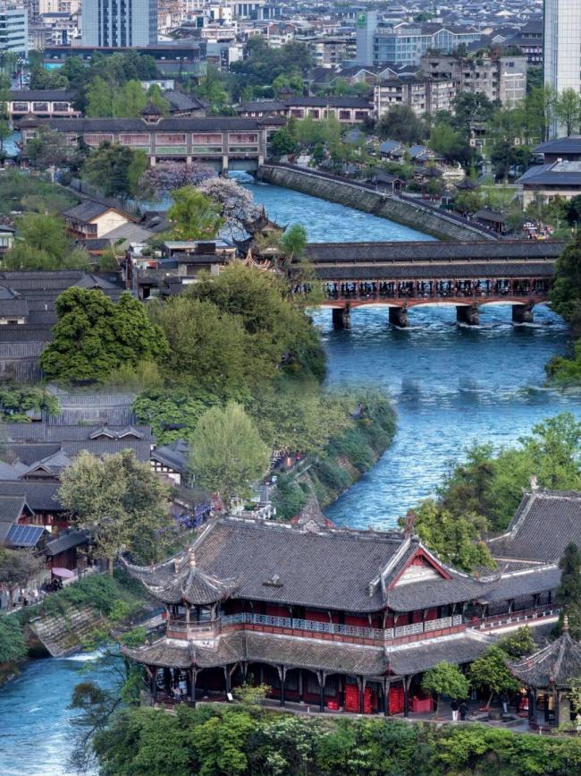 成都成全国飞机出发量第一城 春日文旅热潮涌动