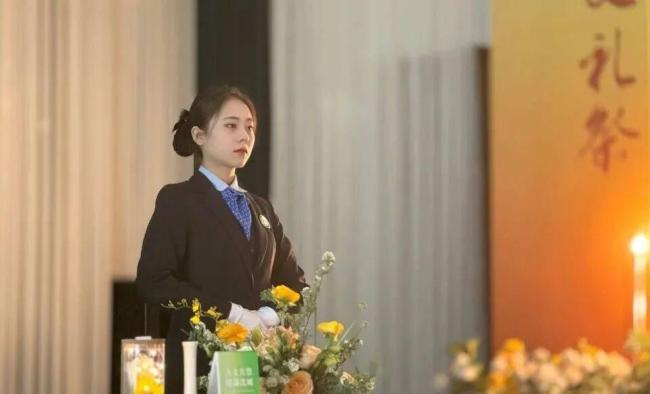 22岁女生做生命告别师 月均200场 用温暖送别生命