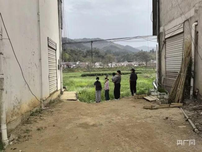 安徽6岁女童家门口失联超5天 搜救持续进行中