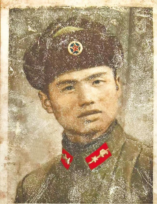 24岁英雄牺牲后未婚妻替他守家60年