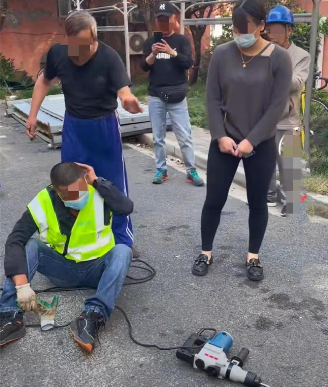 住宅楼加装电梯被低层业主叫停