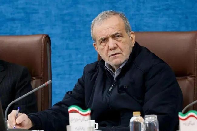 伊朗总统说已准备好牺牲