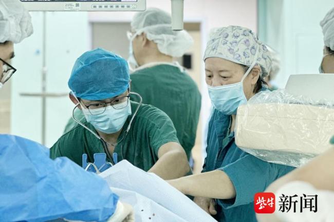 27岁“镜面”孕妈成效生下宝宝