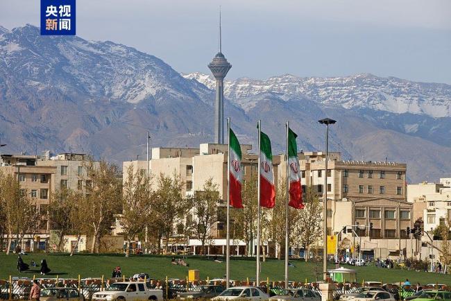 霍尔木兹再次关闭 停火首日局势再升级 谈判前景不明