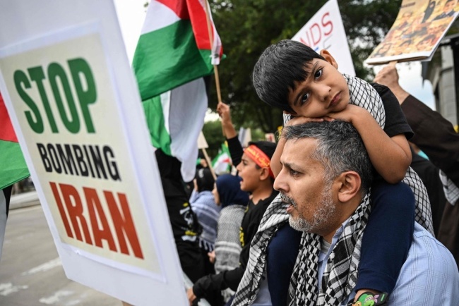 美伊同意停火两周，伊朗德黑兰民众街头庆祝 和平曙光显现