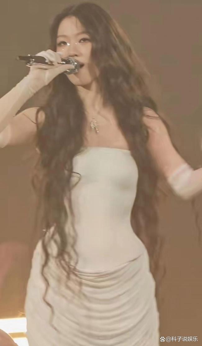 单依纯在武汉开演唱会 六年蜕变引发热议