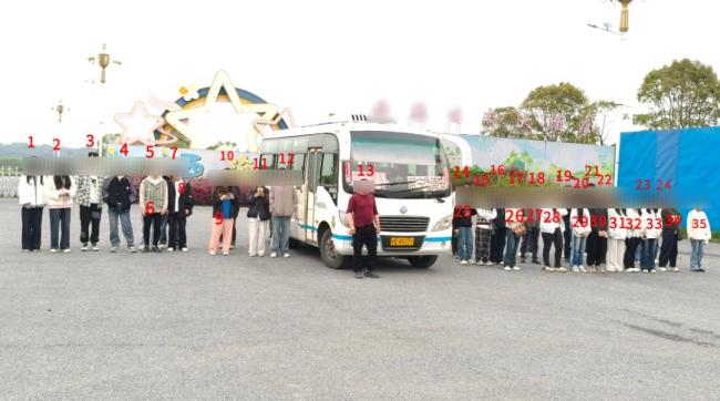 19座车载35人严重超载 司机被刑拘 安全风险不容忽视