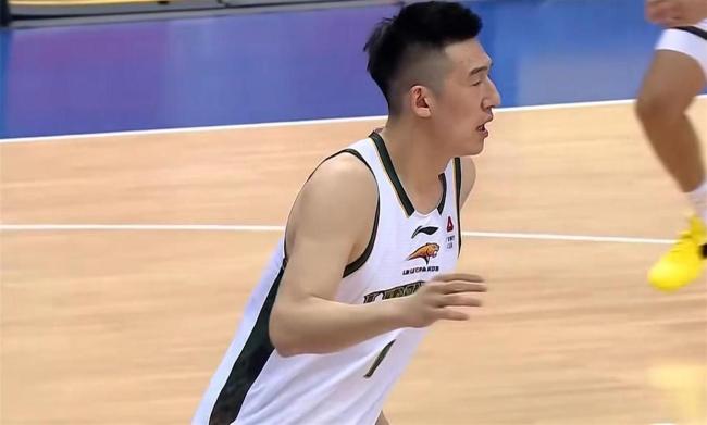 辽宁双加时惜败青岛无缘锁定季后赛 赵继伟14+8+9米奇30+22+6 鄢手骐低迷成焦点