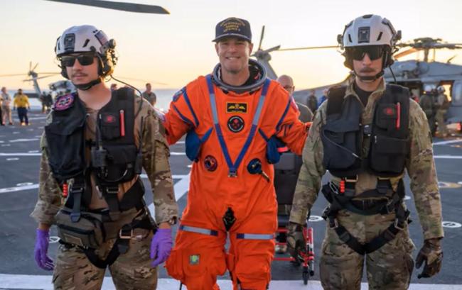 美宇航员出舱后为何不用被抬着走 飞行任务时间决定