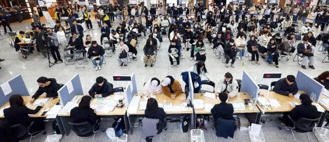 韩国越来越多90后选择不婚不育 现实困境下的自我保护