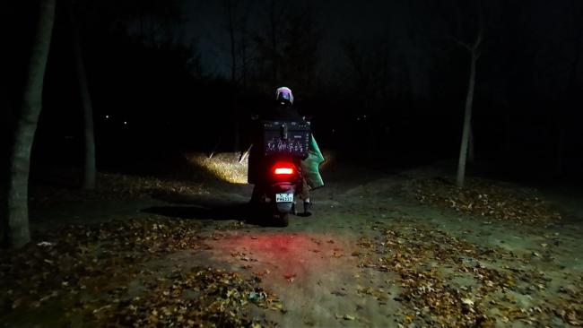 一个女外卖骑手的世界：系统之下，生存之上