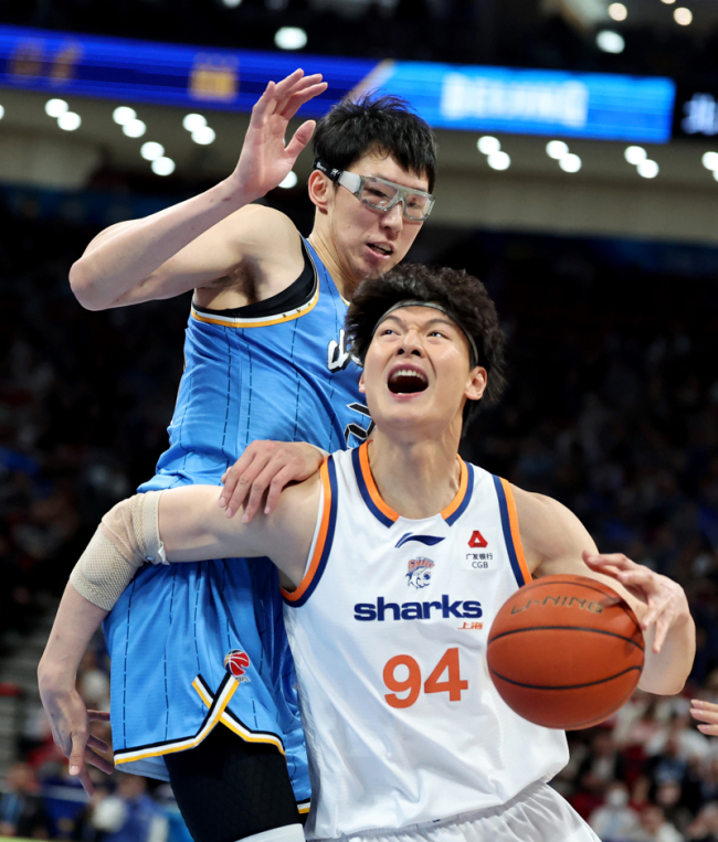 24年后再回常规赛第一，上海男篮这一次到底不一样在哪