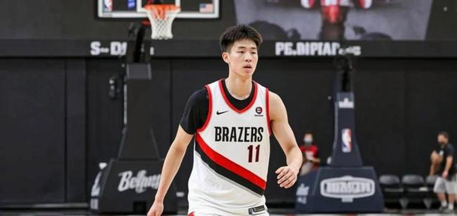 开拓者主帅谈杨瀚森首个赛季表现 理性看待新秀成长