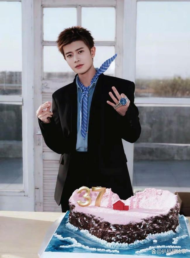 网友在健身房偶遇任嘉伦