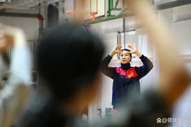 袁心玥新学期在南开大学开设排球课 重返国家队基本已无可能 转型体育教师传播女排精神