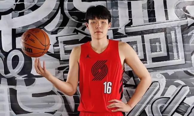 开拓者主帅谈杨瀚森首个赛季表现 理性看待新秀成长