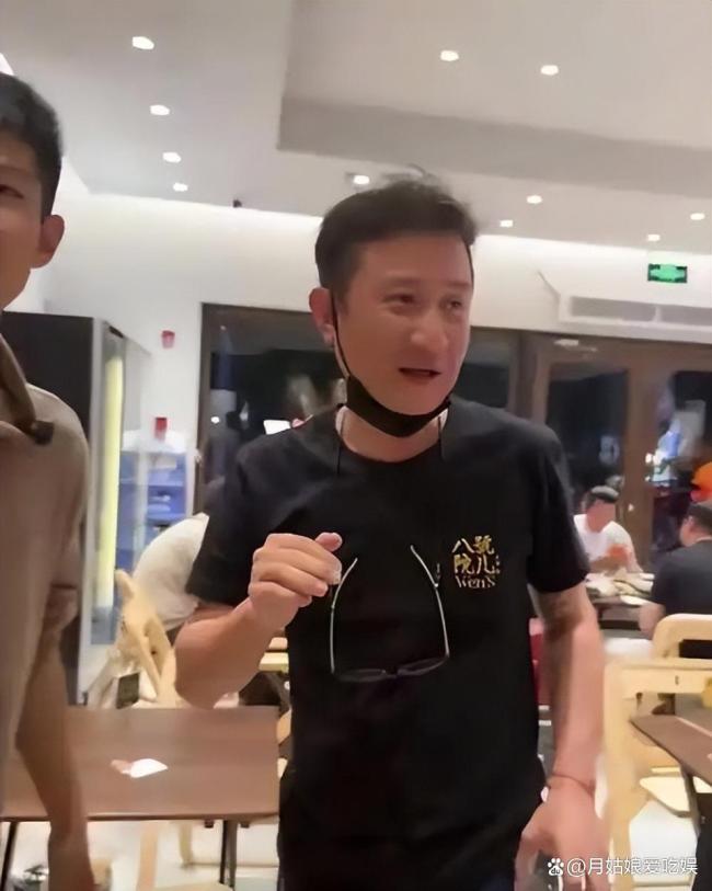 文章面馆1天限号200个 排队只为一碗面