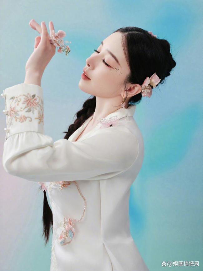 阚清子新妆造 花神造型引爆全网热议