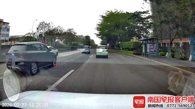 前车碾石子击中玻璃交警未划分责任 车主申请复议求公道