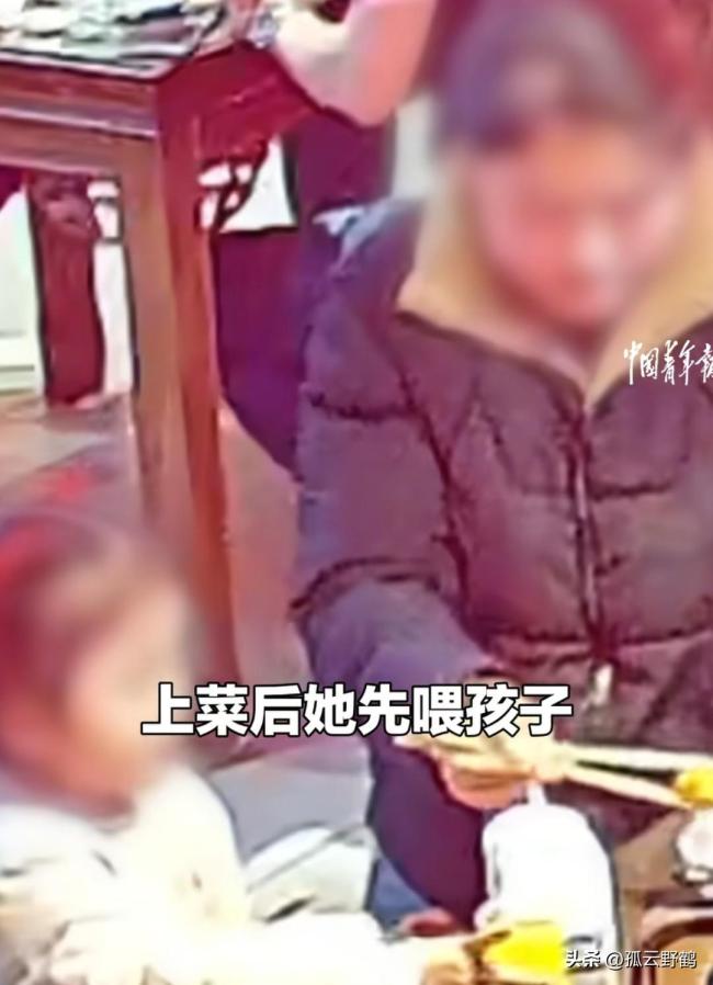 母亲带孩子看病 餐厅老板免单又捐款 善良缝补破烂世界