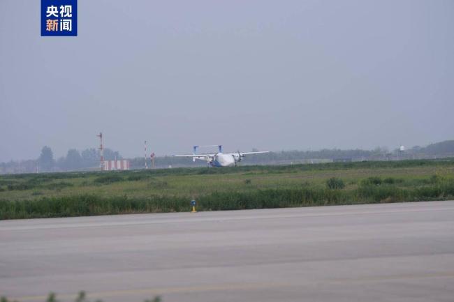 自研“无人飞行卡车”首飞成功