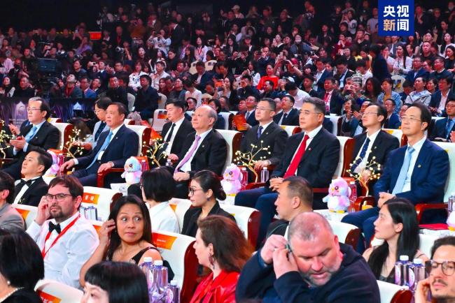 第十六届北京国际电影节开幕 光影盛宴启幕