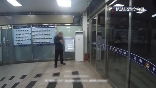 北京警察被“吼”十几天 骗子套路深险失77万