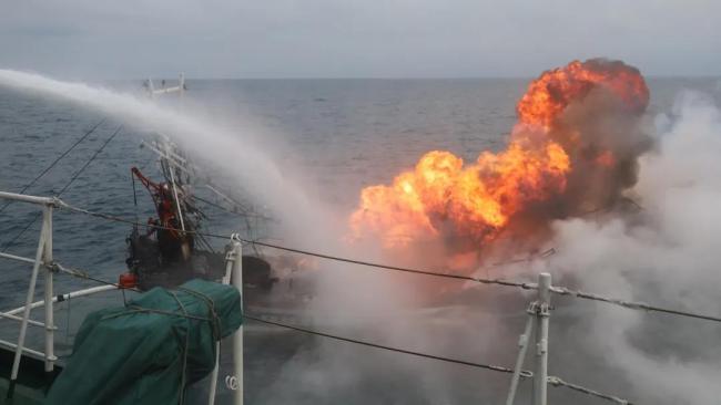 中国海警位钓鱼岛救援中国台湾籍渔船 紧急行动展现担当