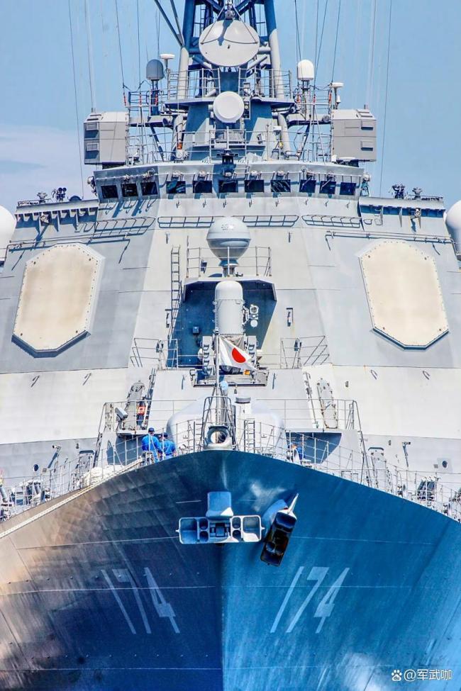 中方跟监日舰过航台湾海峡 坚决反制挑衅行为