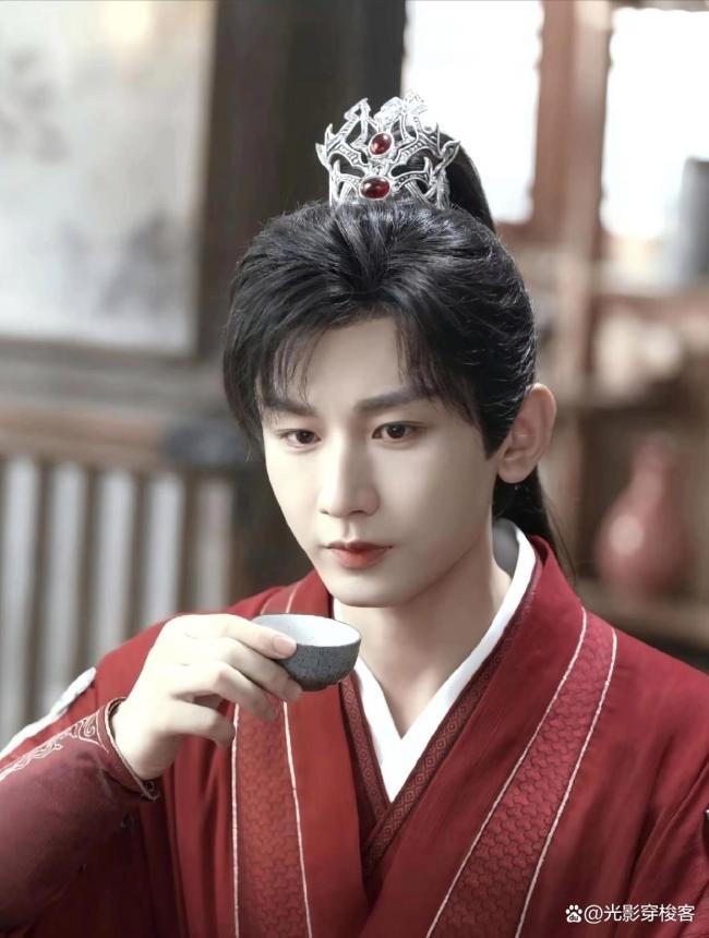 爱奇艺疯了 《莲花楼2》全集一次性上线