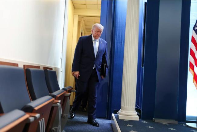 美伊战事期间真实的特朗普：抱怨、焦虑、摇摆不定！救飞行员时被幕僚挡在战情室外 情绪与决策的挣扎